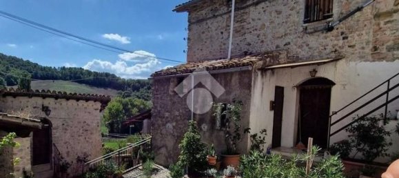 3 Schlafzimmer Haus in Spoleto, Italy, Nr. 373960 2