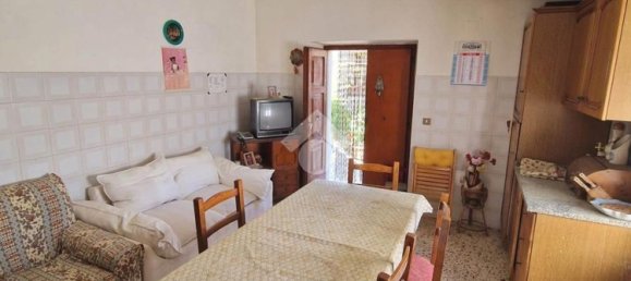 3 Schlafzimmer Haus in Spoleto, Italy, Nr. 373960 9