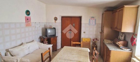 3 Schlafzimmer Haus in Spoleto, Italy, Nr. 373960 10