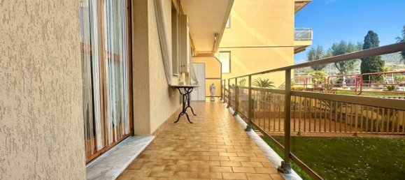 Квартира с 1 спальней в Лоано, Италия № 166279 12