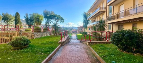 Квартира с 1 спальней в Лоано, Италия № 166279 4