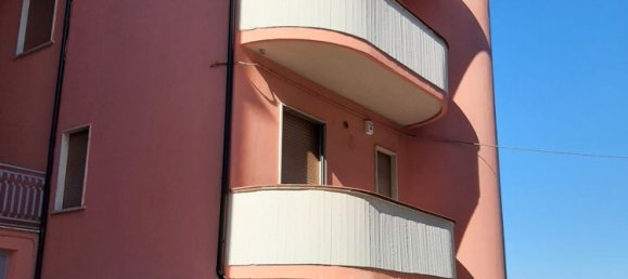 7 rooms House in Luco dei Marsi, Italy No. 134013 2