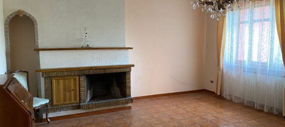 7 rooms House in Luco dei Marsi, Italy No. 134013 8