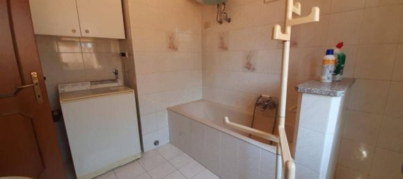 Casa de 12 habitaciónes en Alanno, Italy No. 79086 20