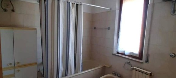 Casa de 12 habitaciónes en Alanno, Italy No. 79086 13