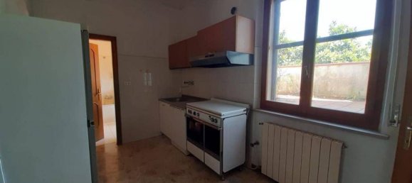 Casa de 12 habitaciónes en Alanno, Italy No. 79086 15