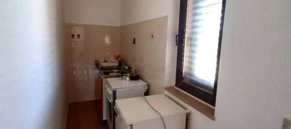 Casa de 12 habitaciónes en Alanno, Italy No. 79086 11