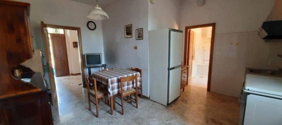 Casa de 12 habitaciónes en Alanno, Italy No. 79086 6