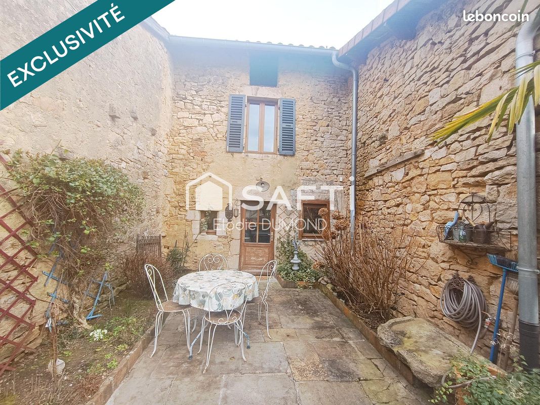 3 bedrooms Townhouse in Saint-Amour, France No. 206404