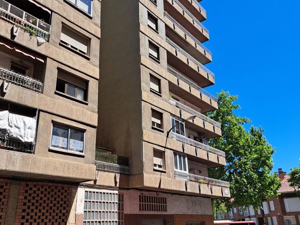 Propriété commerciale à Zaragoza, Spain 49m² No. 62052