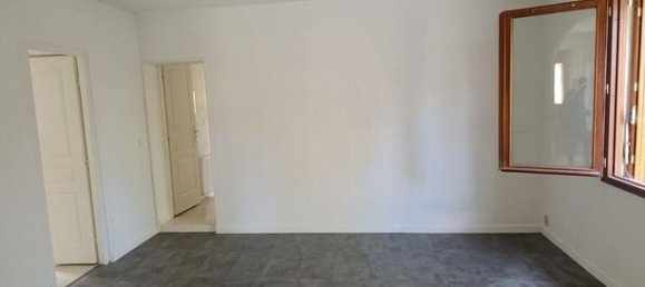 Dúplex de 6 dormitorios en Gard, France No. 280192 3