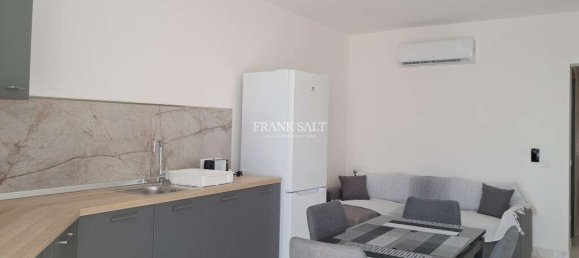 2 bedrooms Penthouse in Munxar, Malta No. 11649 6