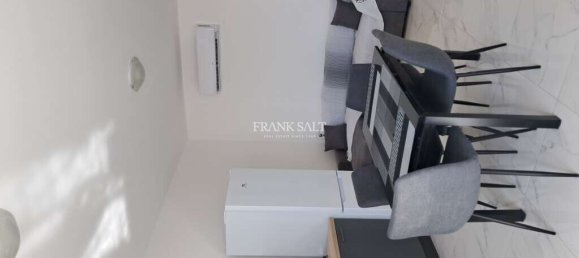 2 bedrooms Penthouse in Munxar, Malta No. 11649 3