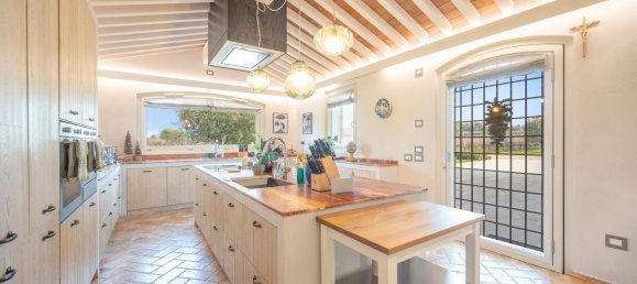 13 bedrooms Villa in Lazise, Italy No. 165399 2