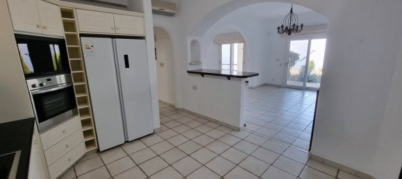 4 bedrooms Villa in Tala, Cyprus No. 22684 9