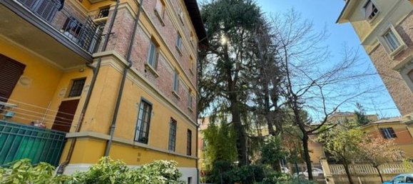 3 rooms Apartment in Bologna, Italy No. 34474 7