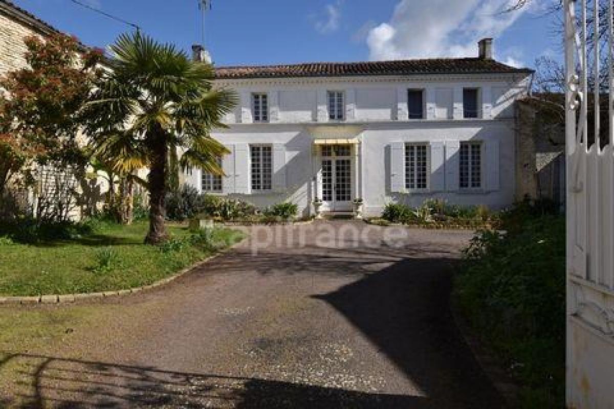 Casa de 3 dormitorios en Matha, France No. 31102