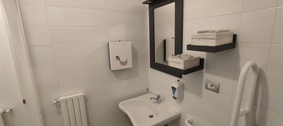 4-Zimmer Gewerbliche Immobilie in Agliana, Italy, Nr. 38848 6