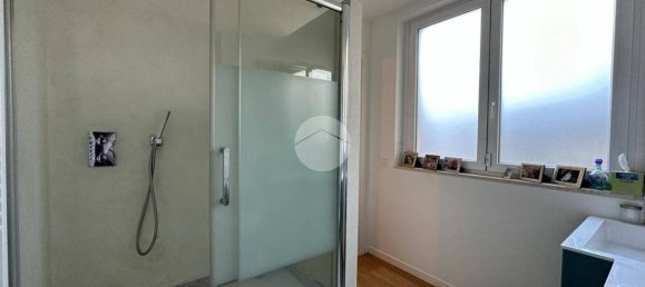 3 bedrooms Apartment in Rome, Italy No. 349921 22