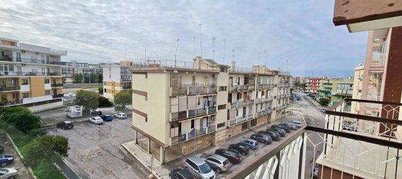3 rooms Apartment in Molfetta, Italy No. 21988 16