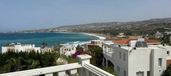 4 bedrooms House in Kissonerga, Cyprus No. 10747 6