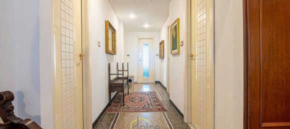 2 bedrooms Apartment in Genoa, Italy No. 135703 20