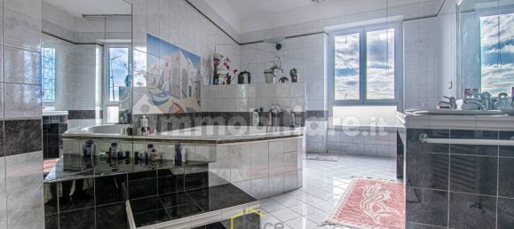 2 bedrooms Apartment in Genoa, Italy No. 135703 25
