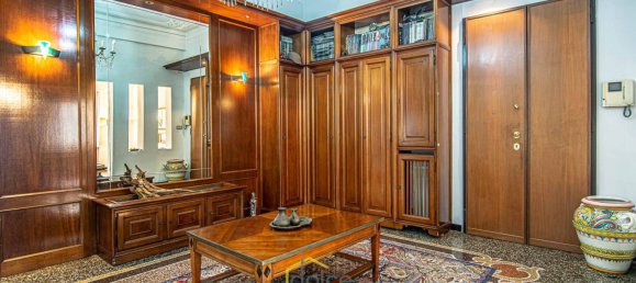 2 bedrooms Apartment in Genoa, Italy No. 135703 4