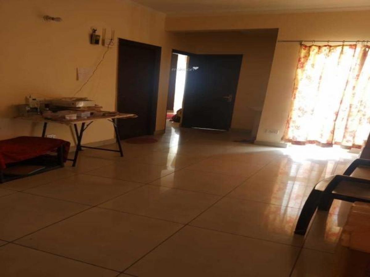 Дом с 2 спальнями в Нойда, Индия № 65010