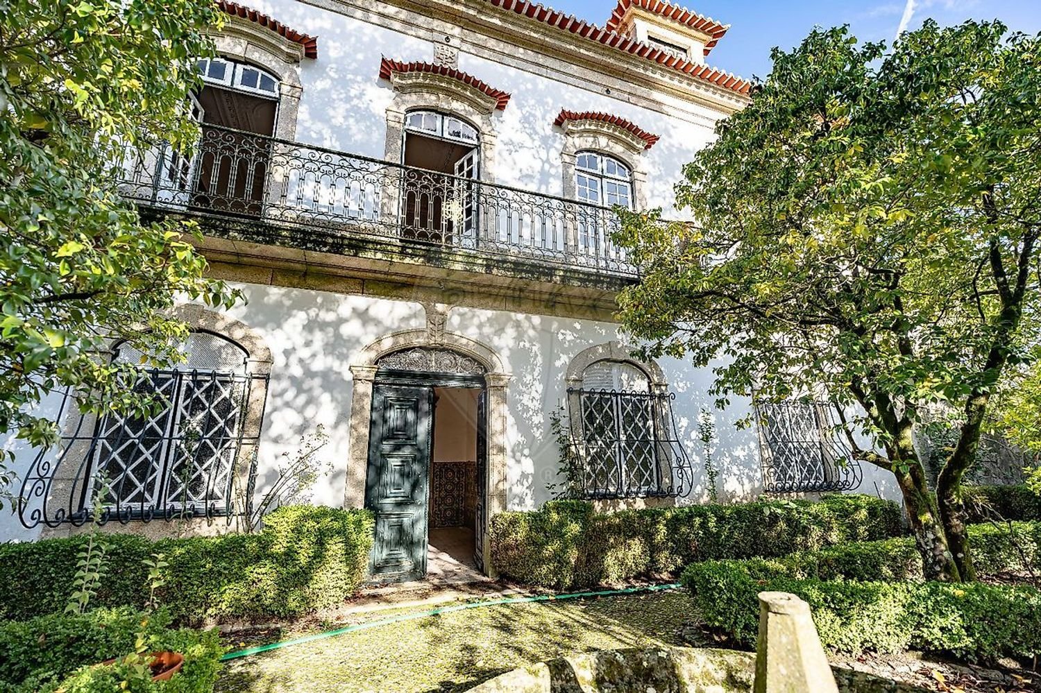 Дом с 12 спальнями в Оливейра ду Ошпитал, Португалия № 66032