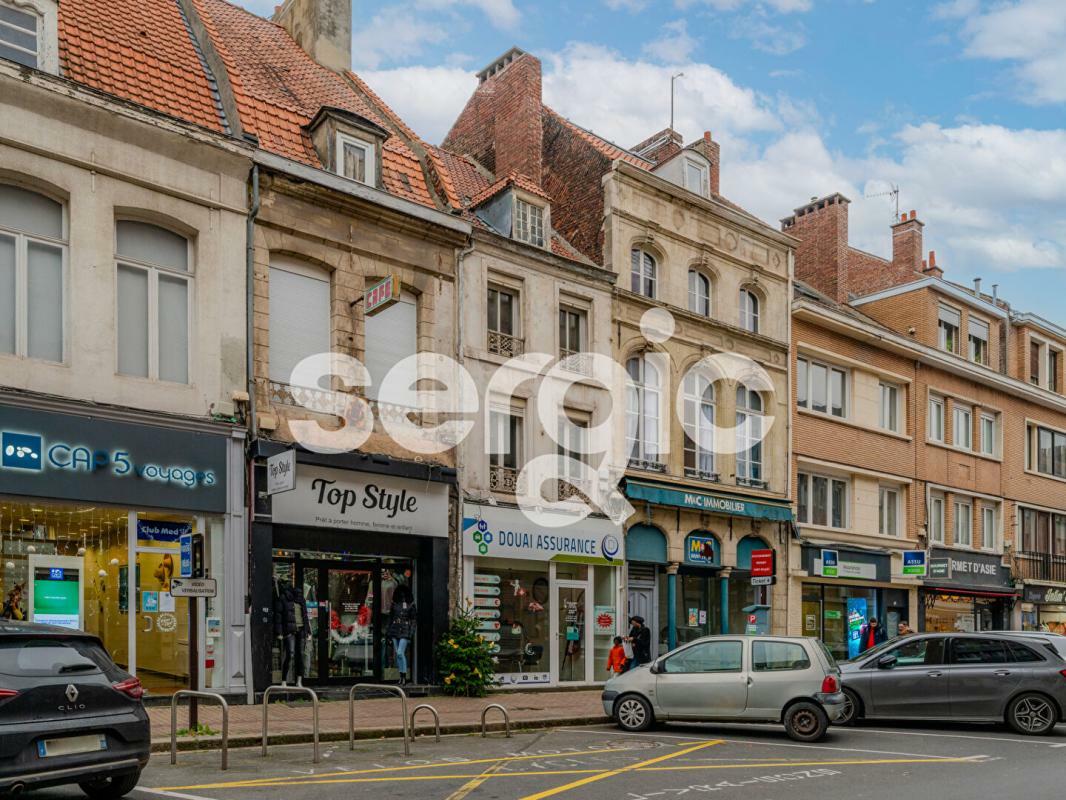 Edificio de 5 habitaciónes en Douai, France No. 44858
