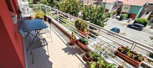 Квартира с 2 комнатами в Пезаро, Италия № 301838 2