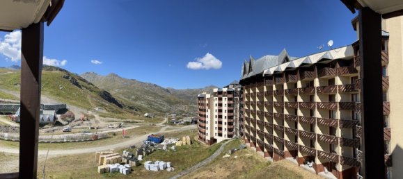 1 bedroom Apartment in Les Belleville, France No. 326 6