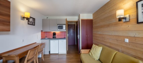 1 bedroom Apartment in Les Belleville, France No. 326 3