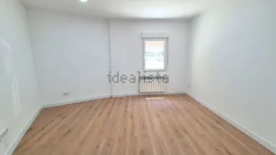 2 bedrooms Apartment in Madrid, Spain No. 139574
