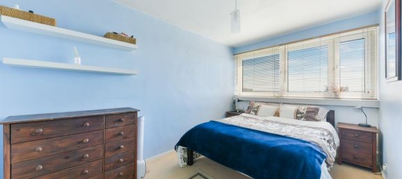 2 bedrooms Apartment in London, United Kingdom No. 9939 4