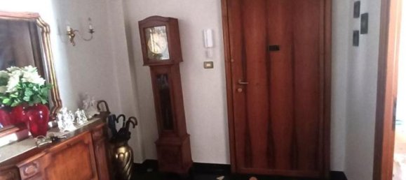 4-salle Appartement à Genoa, Italy No. 232036 10