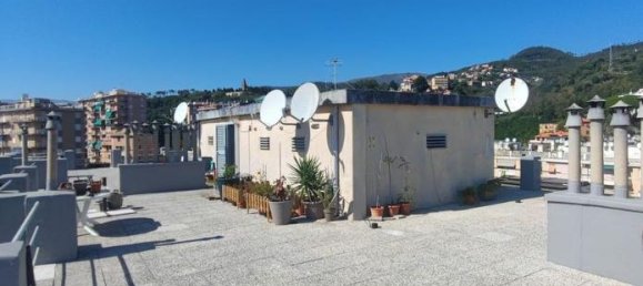 4-salle Appartement à Genoa, Italy No. 232036 2