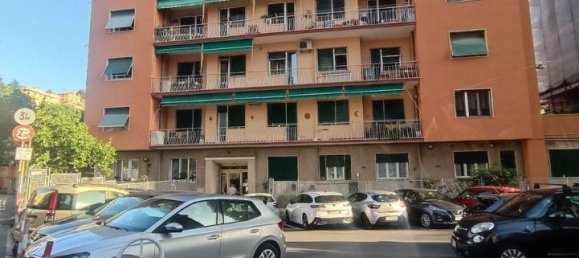 4-salle Appartement à Genoa, Italy No. 232036 8