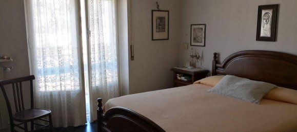 4-salle Appartement à Genoa, Italy No. 232036 12
