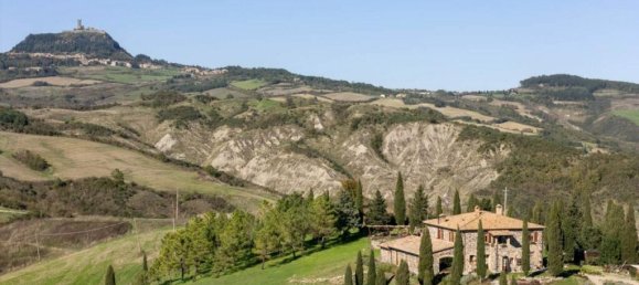 3 bedrooms House in Radicofani, Italy No. 54052 5