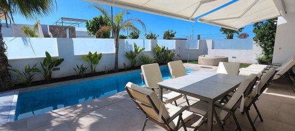 3 غرف نوم فيلا في Alicante, Spain رقم 188381 10