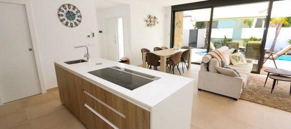 3 غرف نوم فيلا في Alicante, Spain رقم 188381 21