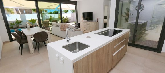 3 غرف نوم فيلا في Alicante, Spain رقم 188381 20