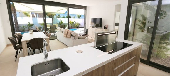 3 غرف نوم فيلا في Alicante, Spain رقم 188381 23