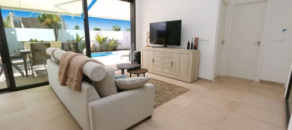 3 غرف نوم فيلا في Alicante, Spain رقم 188381 32