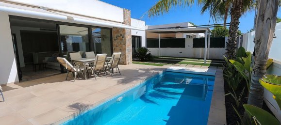 3 غرف نوم فيلا في Alicante, Spain رقم 188381 13