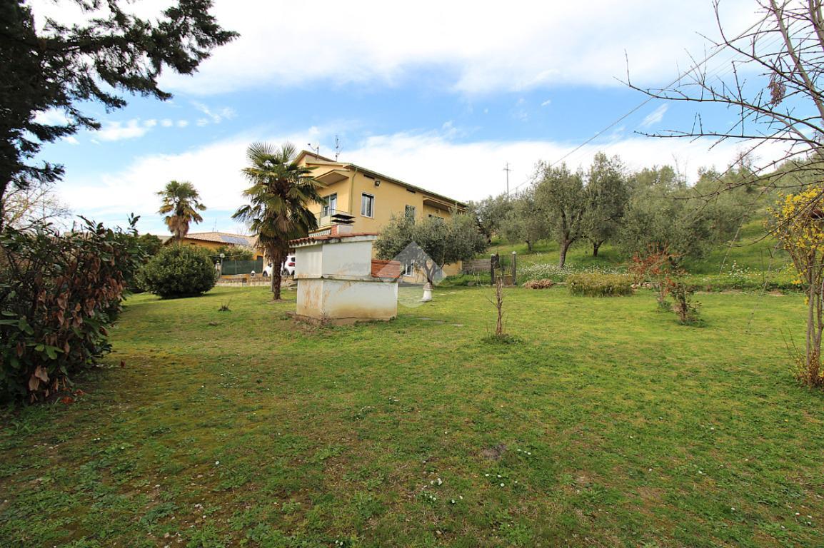 5 rooms Villa in Teramo, Italy No. 107940
