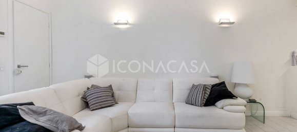 3 rooms Apartment in Milan, Italy No. 301352 5