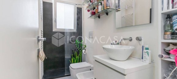 3 rooms Apartment in Milan, Italy No. 301352 30
